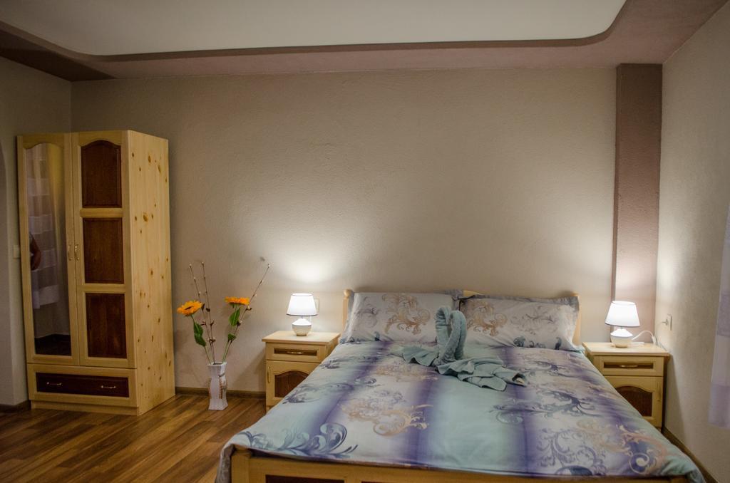 Guesthouse Juli Sapareva Banya Eksteriør billede